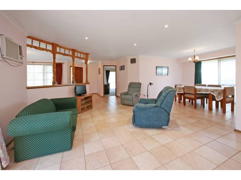 151 Karoo Road, Rowville VIC 3178