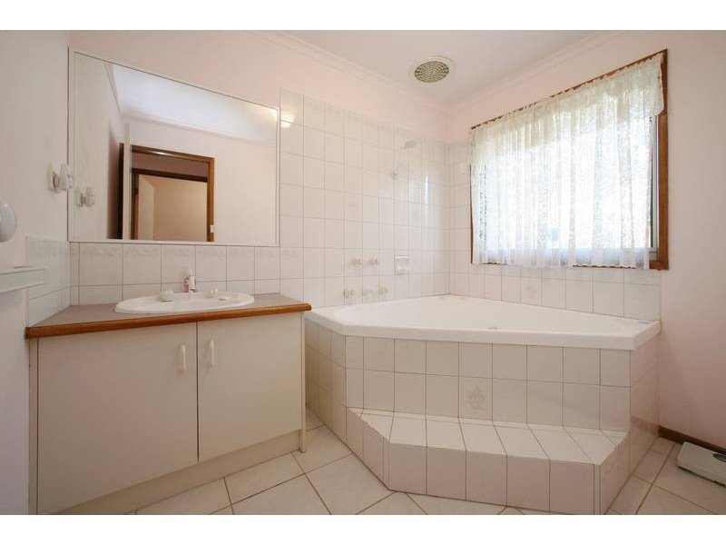 151 Karoo Road, Rowville VIC 3178