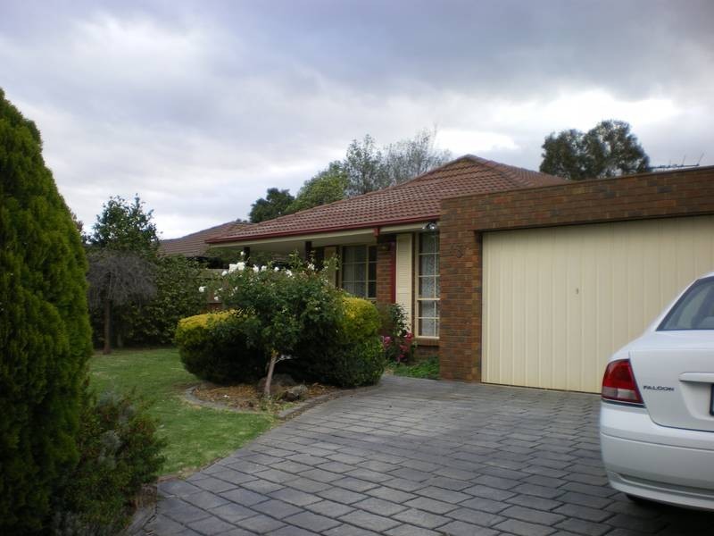 43 Severn Crescent, Rowville VIC 3178