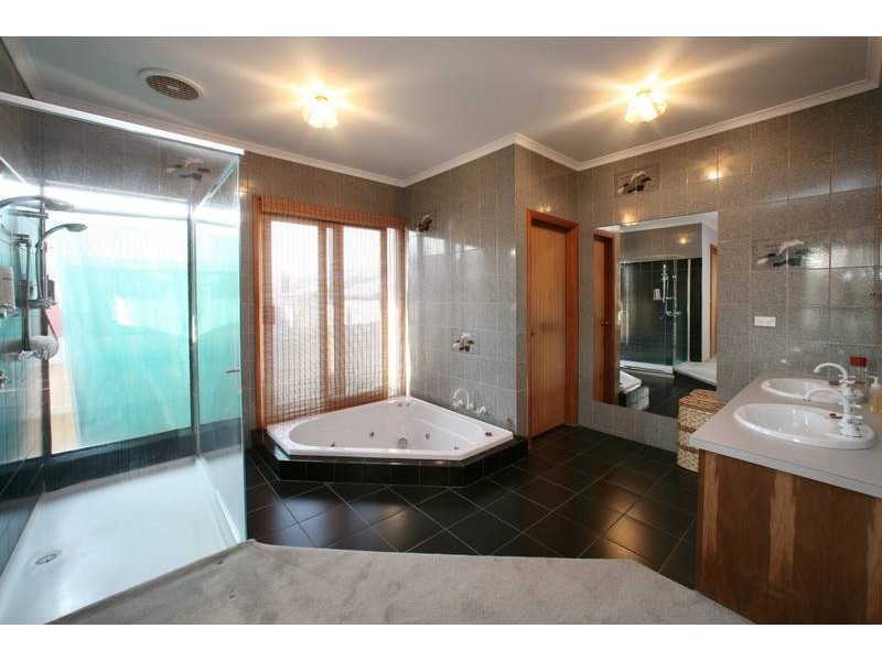 2 Bostock Court, Lysterfield VIC 3156