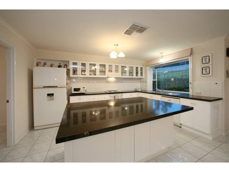 6 Birchbank Close, Lysterfield South VIC 3156