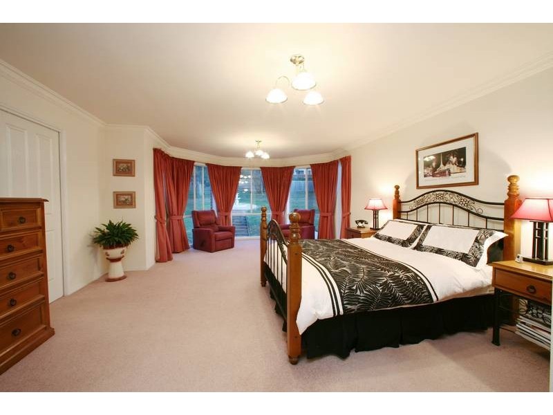 6 Birchbank Close, Lysterfield South VIC 3156