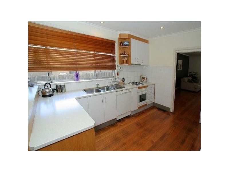 17 McCrae Close, Scoresby VIC 3179