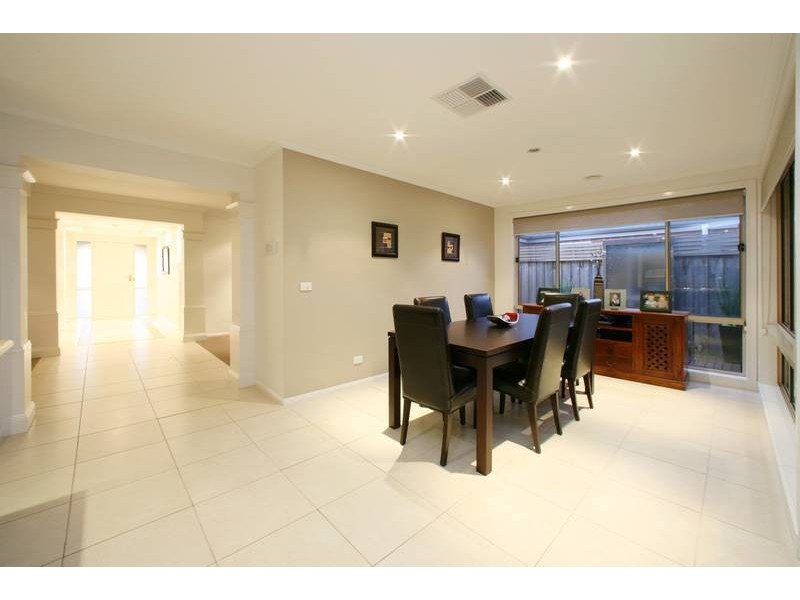 70 Jubilee Drive, Rowville VIC 3178