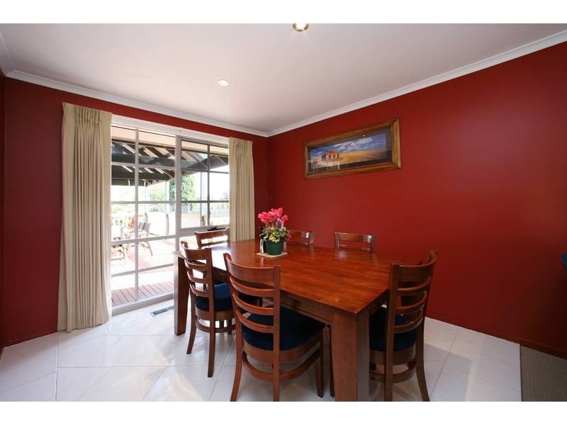 294 Dandelion Drive, Rowville VIC 3178