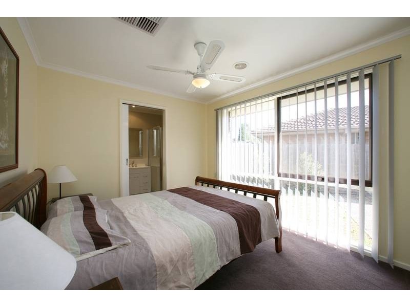 154 Waradgery Drive, Rowville VIC 3178