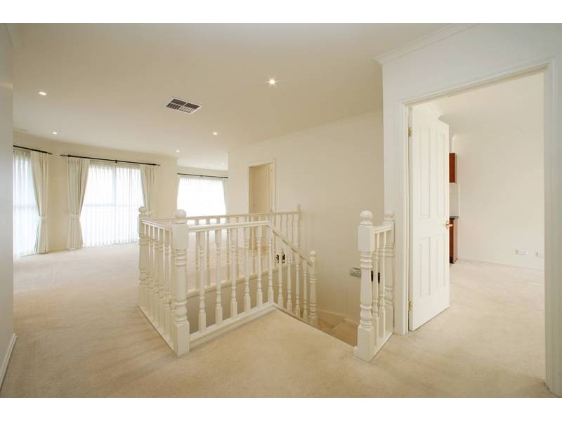 2 Parklane Way, Rowville VIC 3178