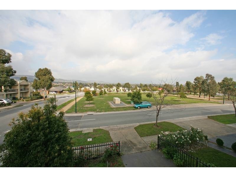 2 Parklane Way, Rowville VIC 3178