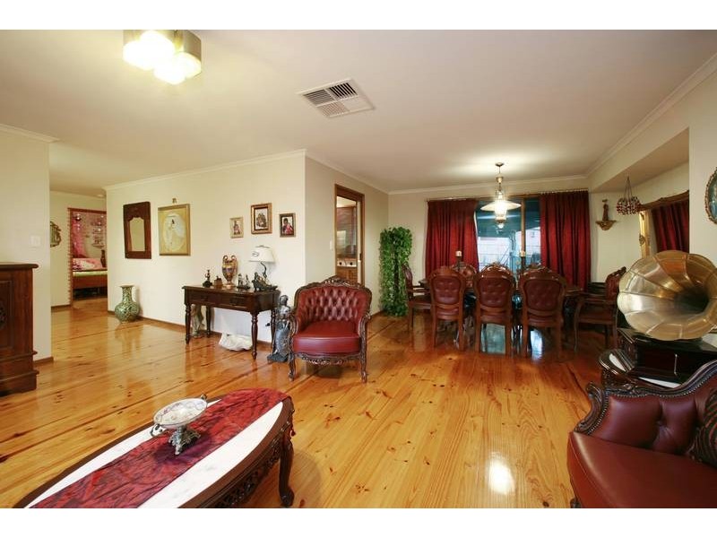 3 Barellan Close, Rowville VIC 3178