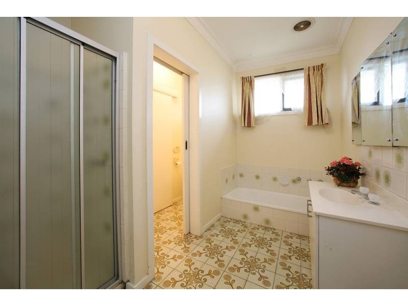 20 Allora Avenue, Ferntree Gully VIC 3156