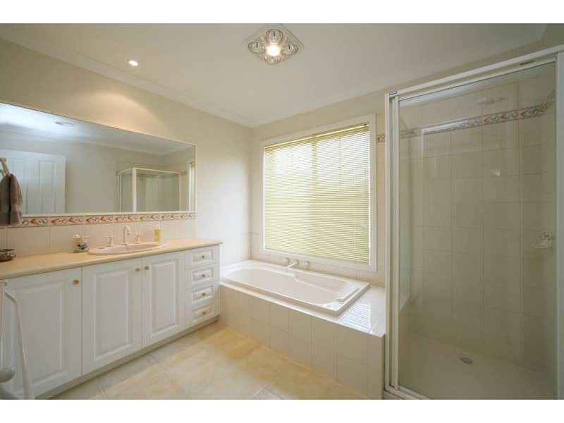 4 Cullinan Court, Ferntree Gully VIC 3156