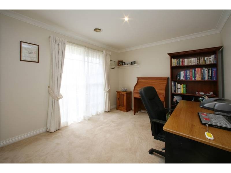 18 Goulburn Drive, Rowville VIC 3178