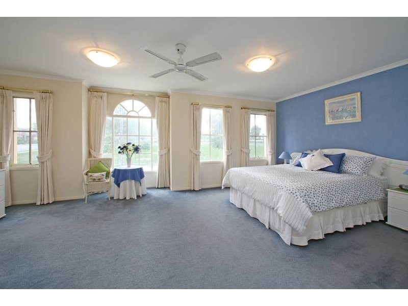 216 Karoo Road, Rowville VIC 3178
