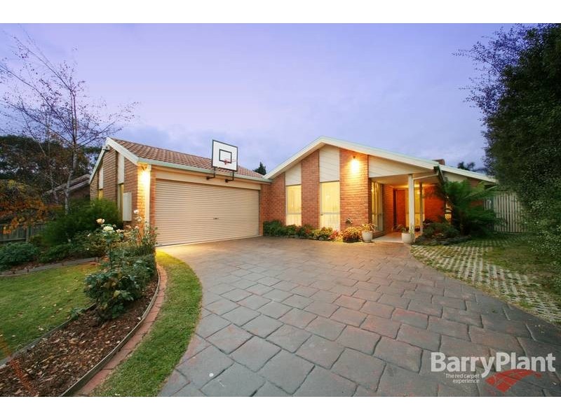 2 Narambi Close, Ferntree Gully VIC 3156