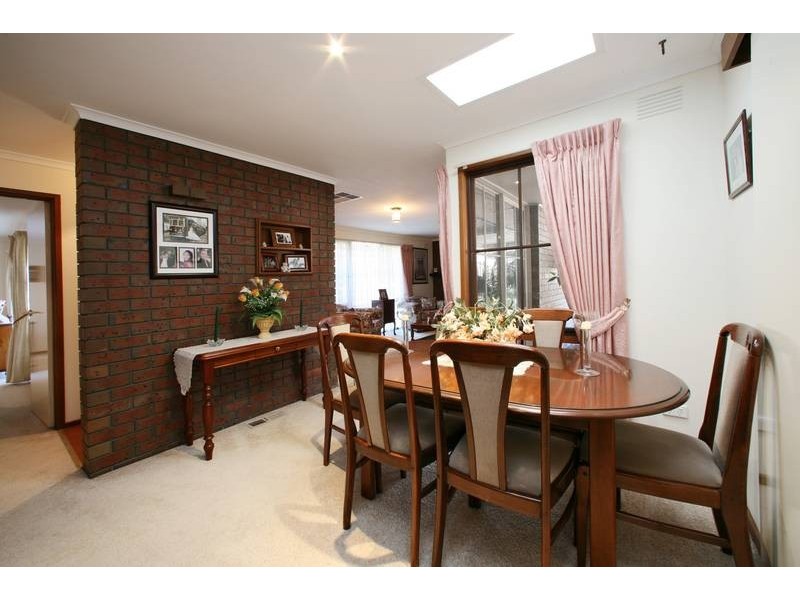 8 Shady Grove, Rowville VIC 3178