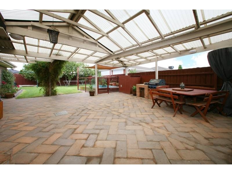 27 The Fairway, Rowville VIC 3178