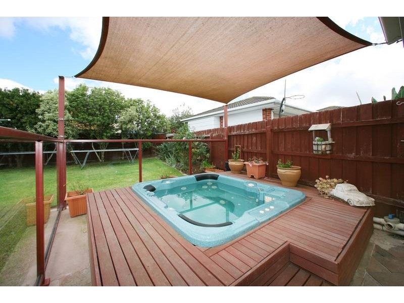 27 The Fairway, Rowville VIC 3178