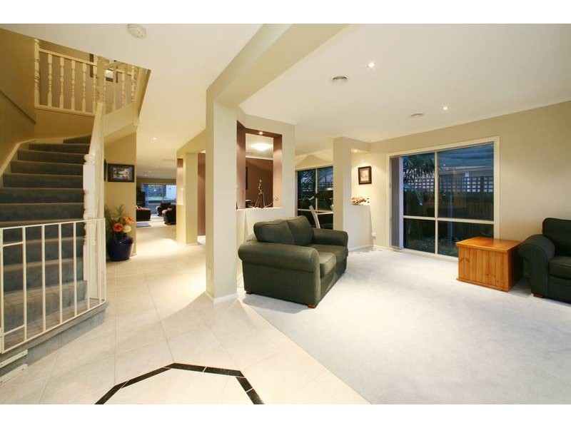 3 Tivoli Gardens, Rowville VIC 3178