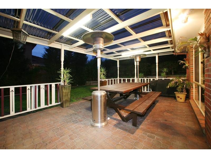 3 Tivoli Gardens, Rowville VIC 3178