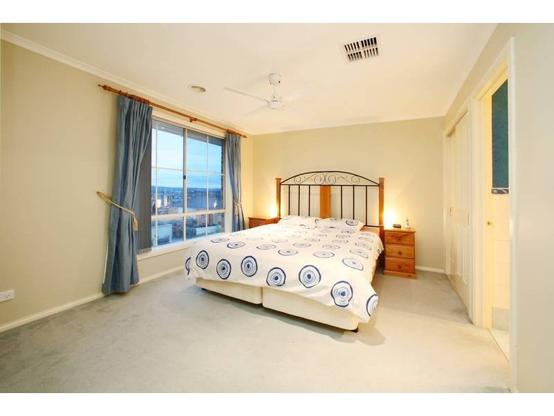 3 Tivoli Gardens, Rowville VIC 3178