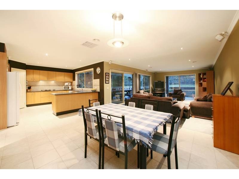 3 Tivoli Gardens, Rowville VIC 3178