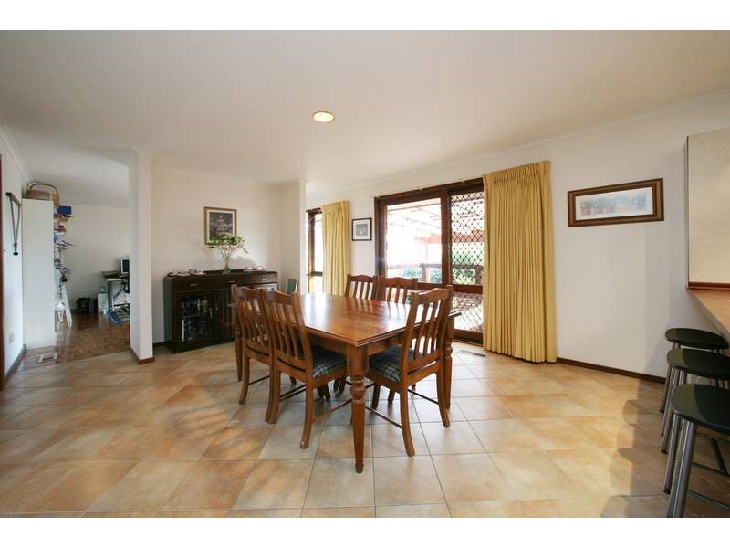 21 Erie Avenue, Rowville VIC 3178