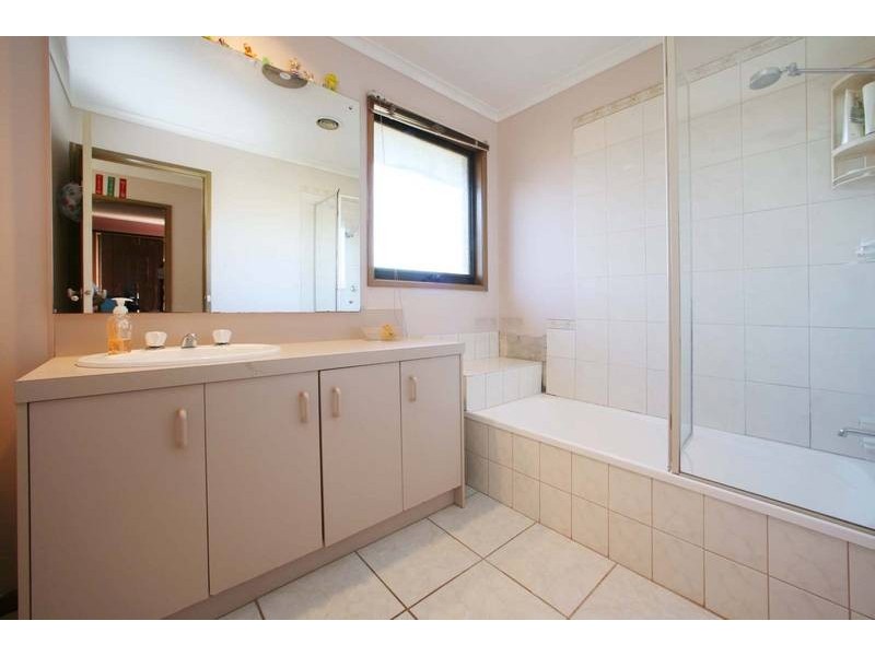 1 Linnel Court, Rowville VIC 3178