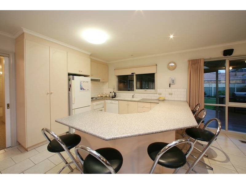 19 Longwood Close, Rowville VIC 3178