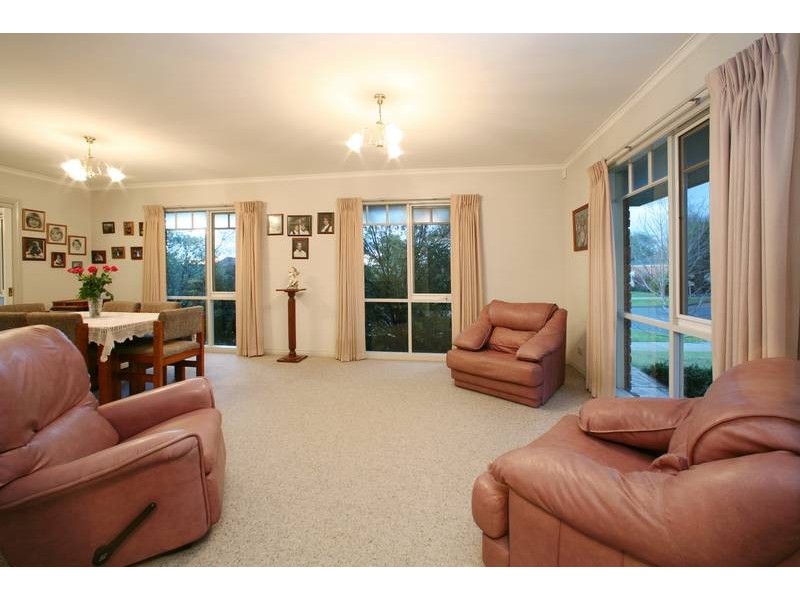 19 Longwood Close, Rowville VIC 3178