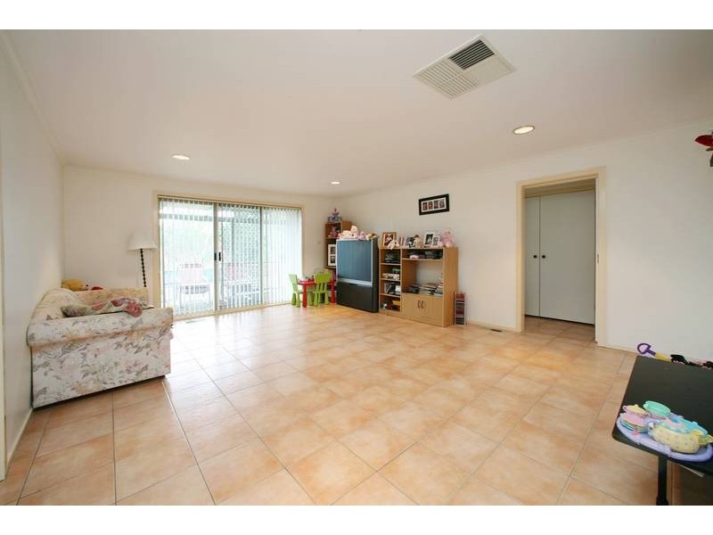 52 Ormonde Road, Ferntree Gully VIC 3156