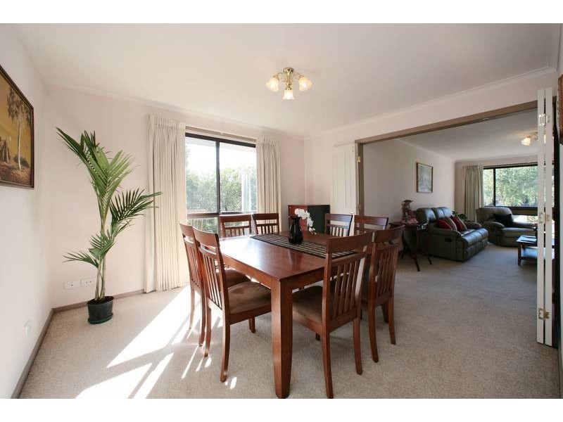 37 Mayfair Drive, Ferntree Gully VIC 3156