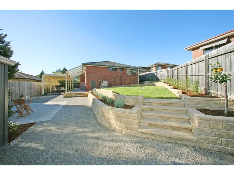 37 Mayfair Drive, Ferntree Gully VIC 3156