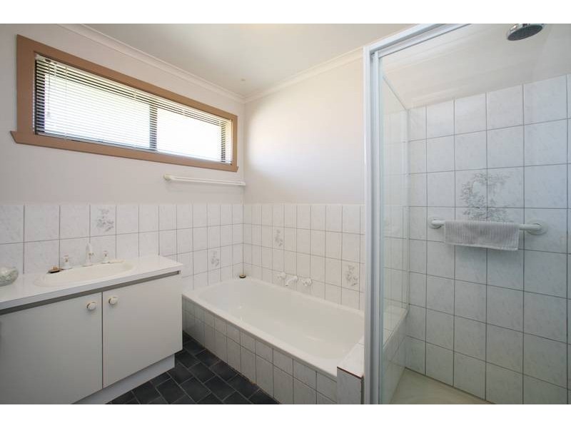 37 Mayfair Drive, Ferntree Gully VIC 3156