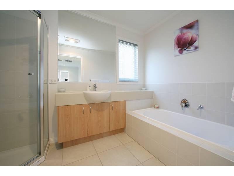 52 Sovereign Manors Crescent, Rowville VIC 3178