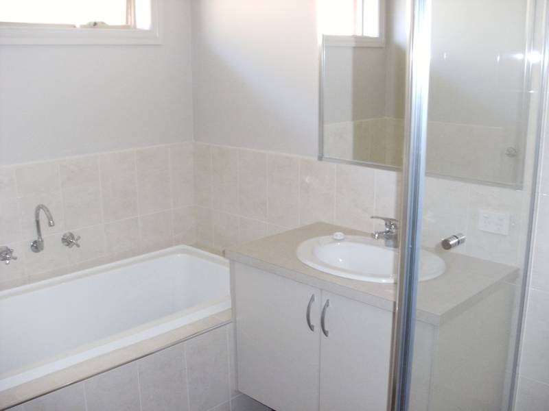 2/74 Willow Avenue, Rowville VIC 3178