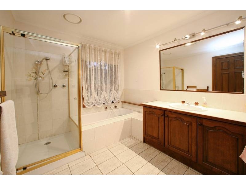 12 Superior Avenue, Rowville VIC 3178