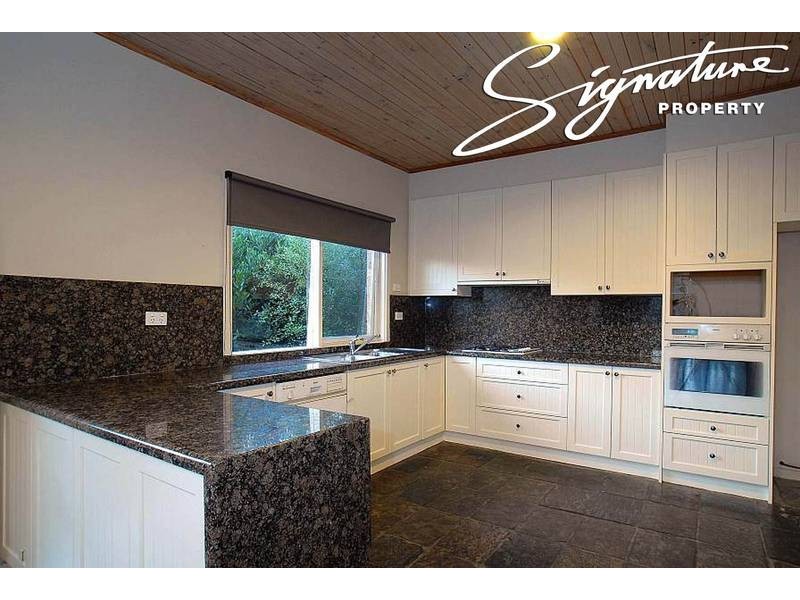 17 Leon Court, Ferntree Gully VIC 3156