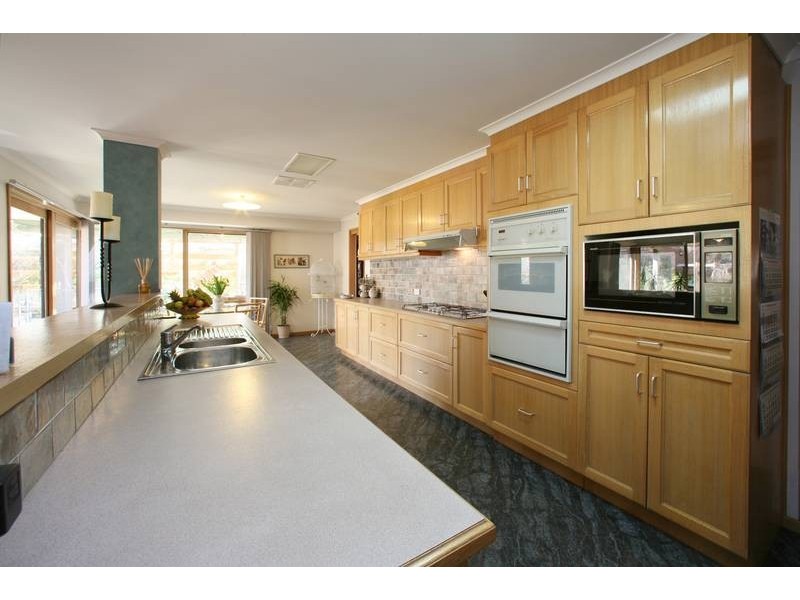 4 Crampton Court, Rowville VIC 3178