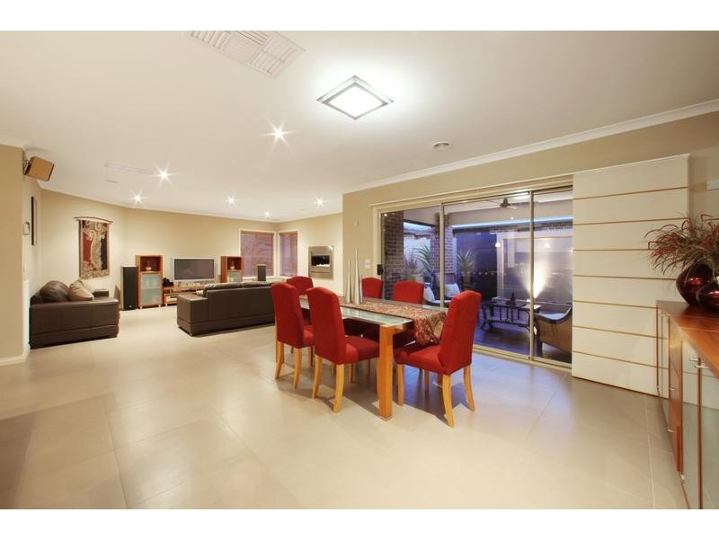 12 Koolamara Boulevard, Ferntree Gully VIC 3156