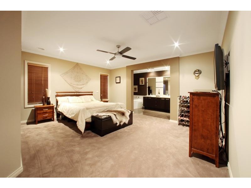 12 Koolamara Boulevard, Ferntree Gully VIC 3156