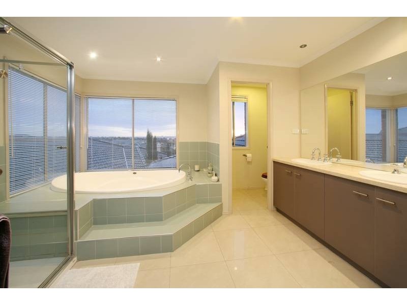 38 Langhorne Crescent, Rowville VIC 3178