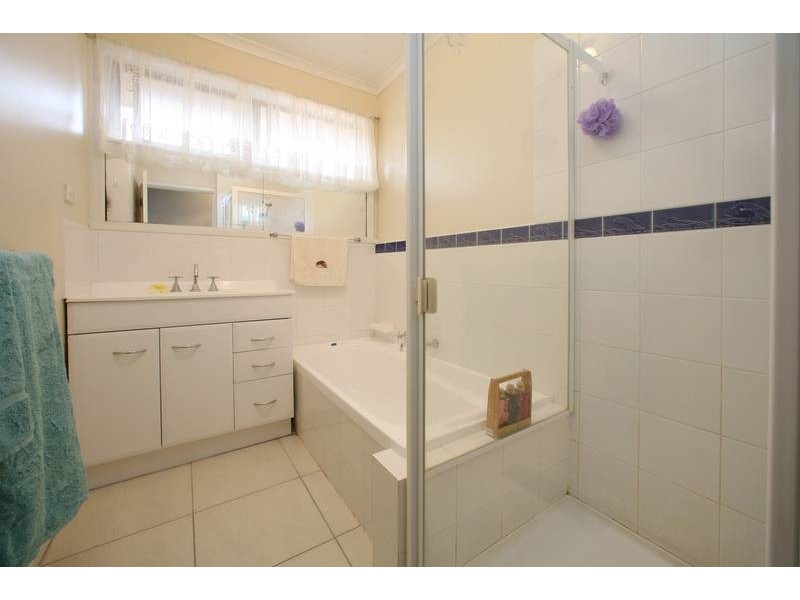 8 Flower Street, Ferntree Gully VIC 3156