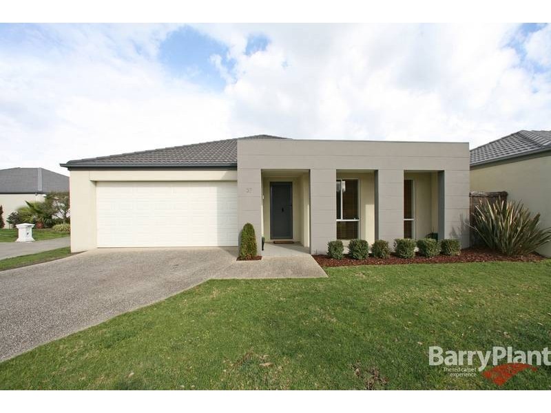 37 Sovereign Manors Crescent, Rowville VIC 3178