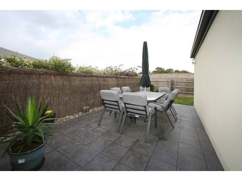 37 Sovereign Manors Crescent, Rowville VIC 3178