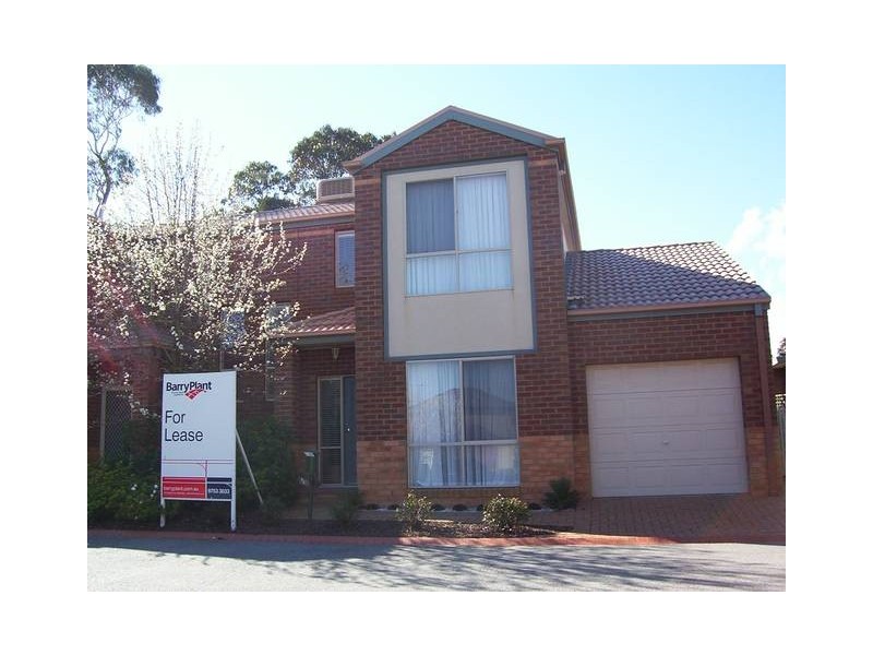 50 St Laurent Rise, Knoxfield VIC 3180