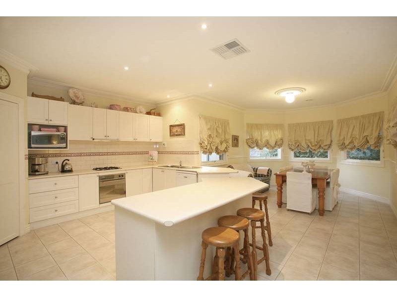 23 Pendelton Place, Lysterfield VIC 3156
