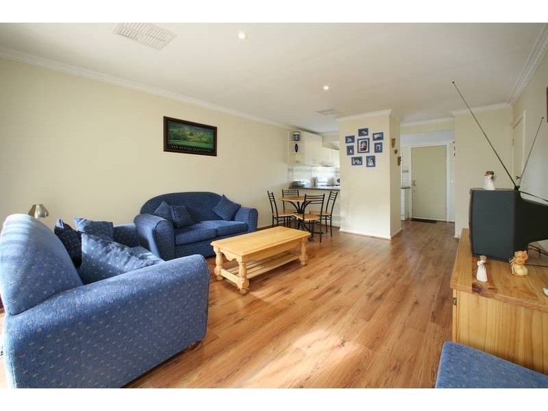 1/1 Velden Avenue, Ferntree Gully VIC 3156