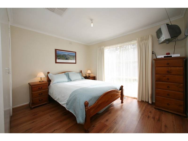1/1 Velden Avenue, Ferntree Gully VIC 3156