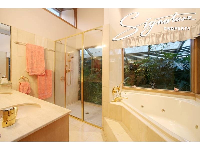 45 Candlebark Quadrant, Rowville VIC 3178