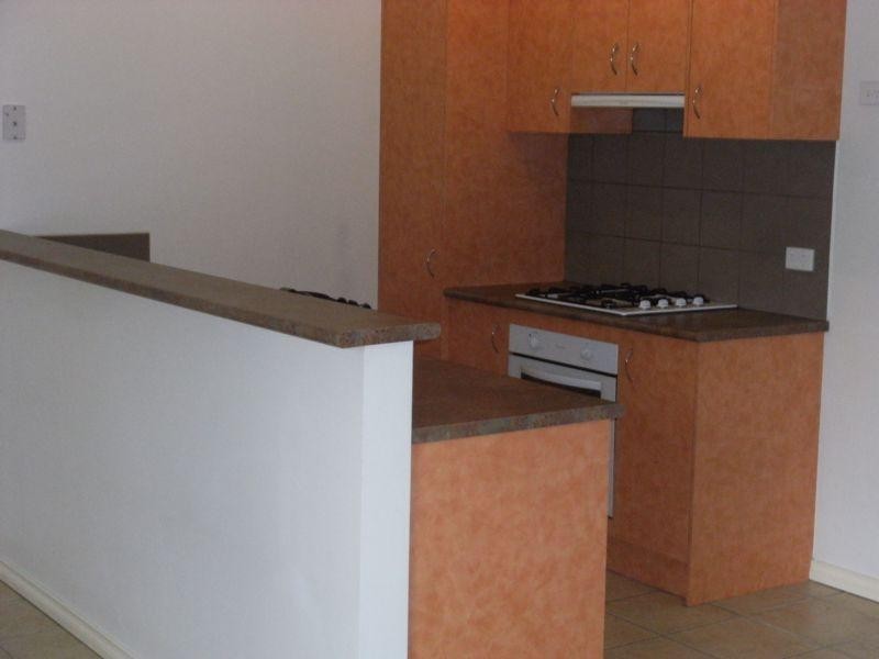 2/11 Glenfern Road, Ferntree Gully VIC 3156